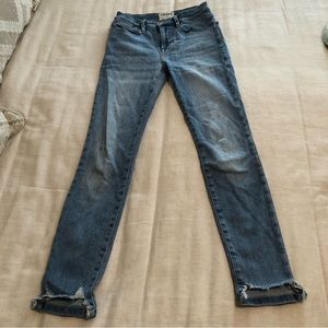 Frame Le High Skinny